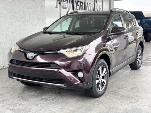 Used 2018 Toyota RAV4 XLE image 3