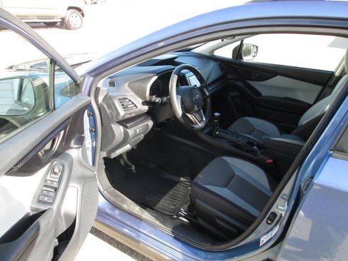 Used 2019 Subaru Crosstrek 2.0i Premium image 14