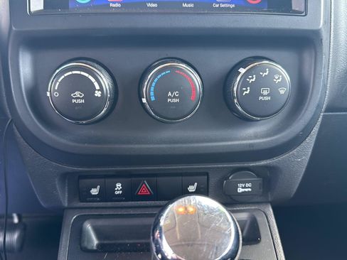 Used 2016 Jeep Patriot High Altitude FWD image 20