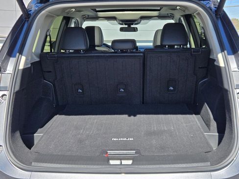 Used 2024 Nissan Rogue SV w/ SV Premium Package image 29