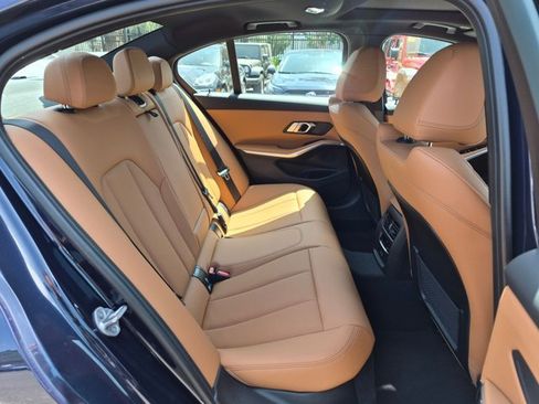 Used 2023 BMW 330i Sedan w/ Premium Package RWD image 19