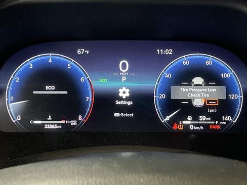 Used 2023 Toyota Highlander Limited FWD image 11