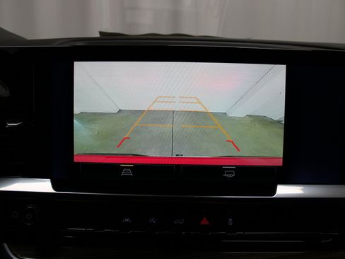 Used 2022 Chevrolet Silverado 1500 LT image 46