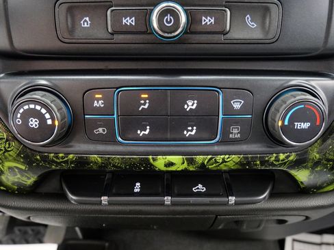 Used 2019 Chevrolet Silverado 1500 Custom w/ Custom Convenience Package AWD/4WD image 27