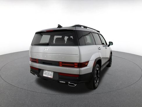 Used 2025 Hyundai Santa Fe SEL FWD image 9