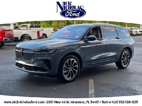 Used 2025 Lincoln Nautilus Reserve AWD/4WD image 1