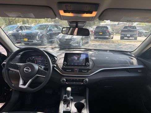 Used 2026 Nissan Altima 2.5 SV FWD image 33