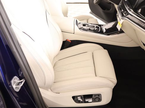 New 2026 BMW X5 xDrive40i w/ M Sport Package AWD/4WD image 13