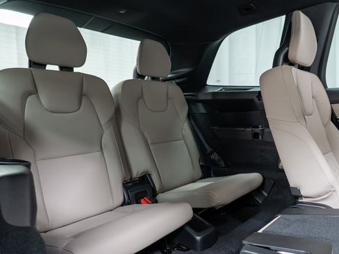 New 2026 Volvo XC90 B6 Plus w/ Protection Package image 25