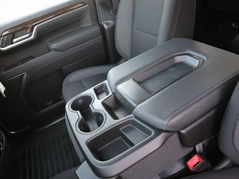 Used 2025 GMC Sierra 1500 Elevation image 23