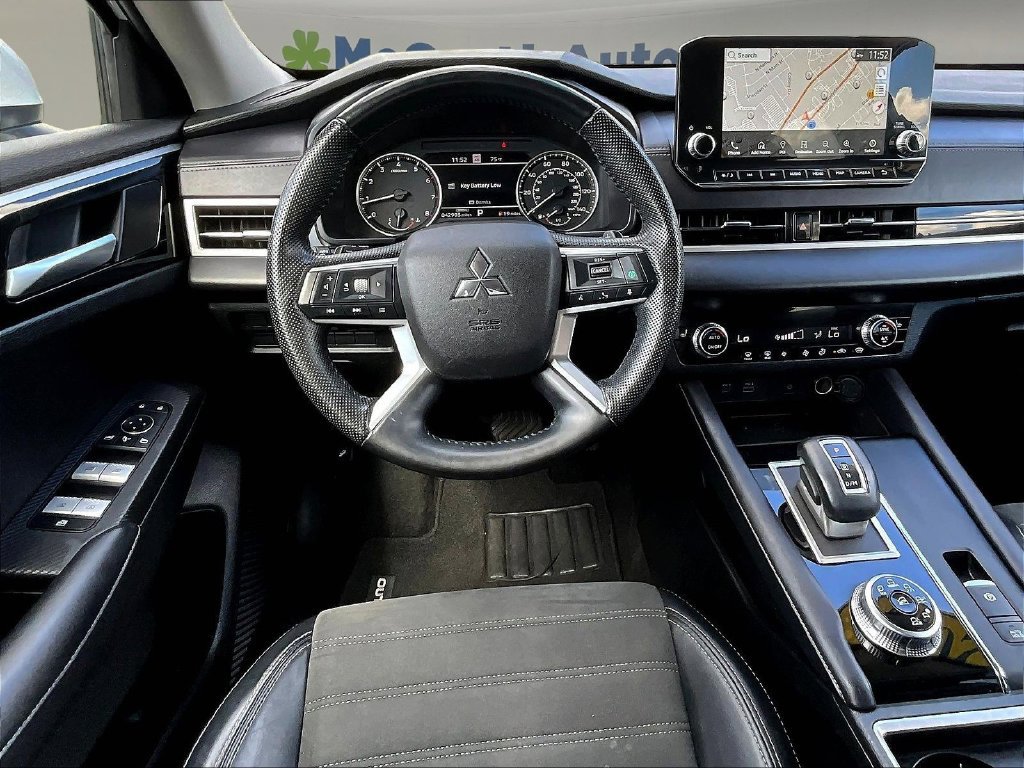 Used 2024 Mitsubishi Outlander SE AWD/4WD image 11