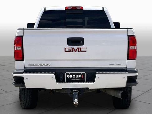 Used 2019 GMC Sierra 2500 Denali w/ Duramax Plus Package AWD/4WD image 4