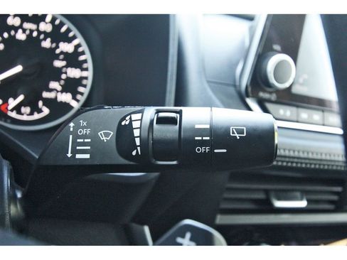 Used 2024 Nissan Rogue SV AWD/4WD image 22