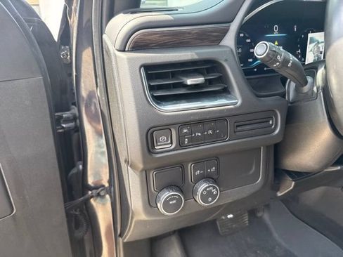 Used 2023 Chevrolet Suburban LT RWD image 36