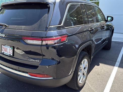 Used 2023 Jeep Grand Cherokee Limited image 6