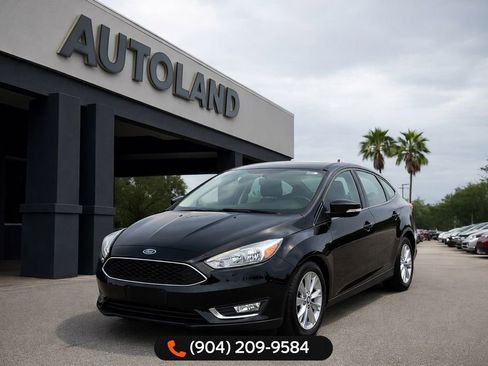 Used 2018 Ford Focus SE image 1
