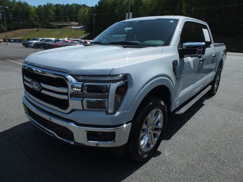 Used 2025 Ford F150 Lariat w/ Equipment Group 501A Mid AWD/4WD image 7