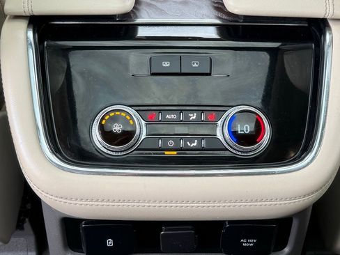 Used 2019 Lincoln Navigator Reserve AWD/4WD image 15