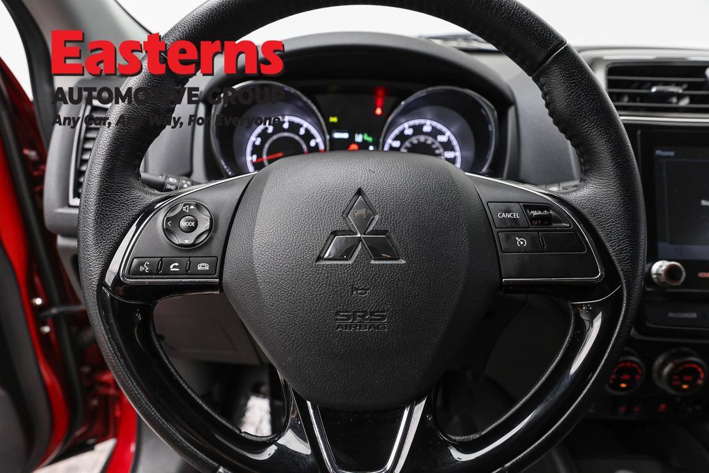 Used 2025 Mitsubishi Outlander Sport SE AWD/4WD image 12