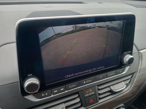Used 2024 Nissan Altima 2.5 SV FWD image 22
