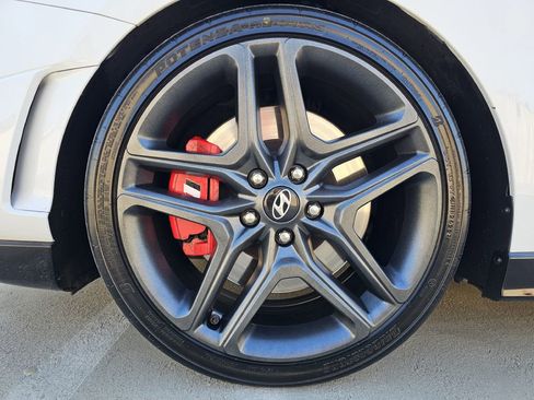 Used 2020 Hyundai Veloster N w/ Performance Package image 15