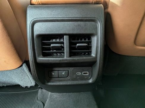 Used 2021 Cadillac XT4 Premium Luxury image 27