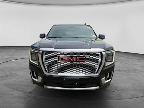 Used 2024 GMC Yukon XL Denali w/ Advanced Technology Package AWD/4WD image 4