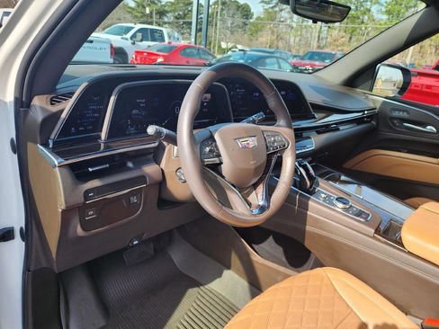 Used 2022 Cadillac Escalade ESV Premium Luxury image 6