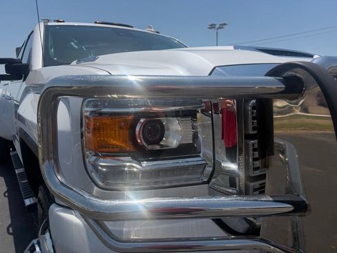 Used 2018 GMC Sierra 3500 Denali w/ Duramax Plus Package AWD/4WD image 8