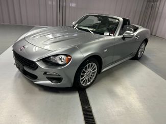 Used 2017 FIAT 124 Spider Classica RWD video 3