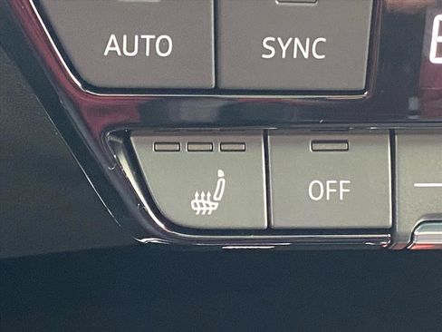 Used 2024 Audi Q4 e-tron Premium Plus w/ Premium Plus image 13