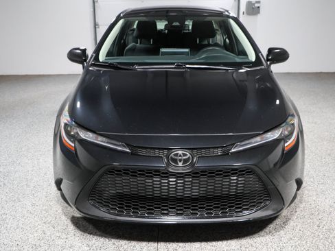 Used 2021 Toyota Corolla LE FWD image 4