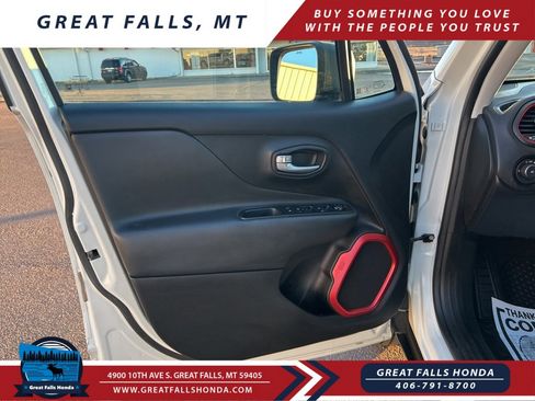 Used 2017 Jeep Renegade Trailhawk image 12