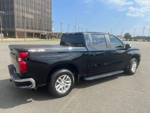 Used 2023 Chevrolet Silverado 1500 LT AWD/4WD image 3