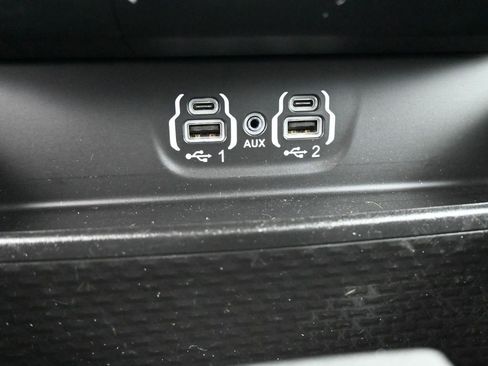 Used 2021 RAM 1500 Laramie image 15