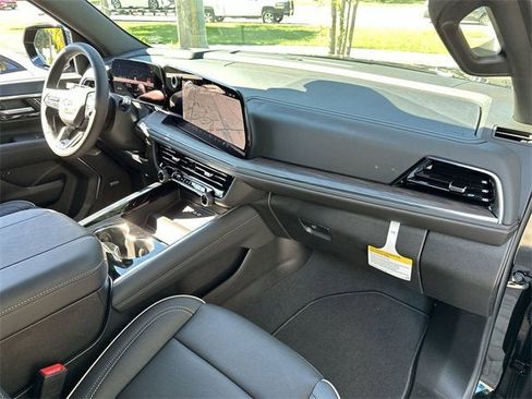 New 2026 Chevrolet Suburban Premier image 16