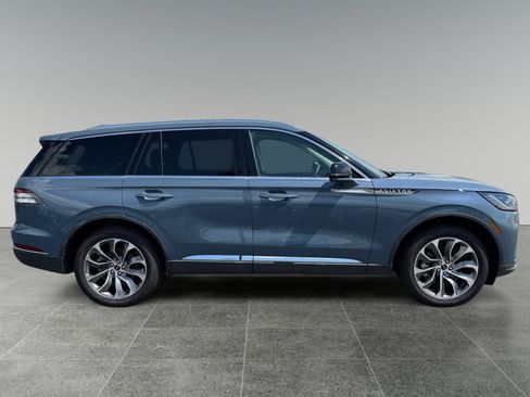 New 2025 Lincoln Aviator Reserve w/ Illumination Package AWD/4WD image 7