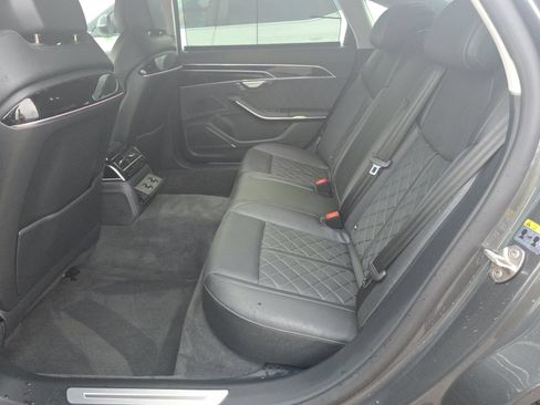 Used 2023 Audi S8 AWD/4WD image 13