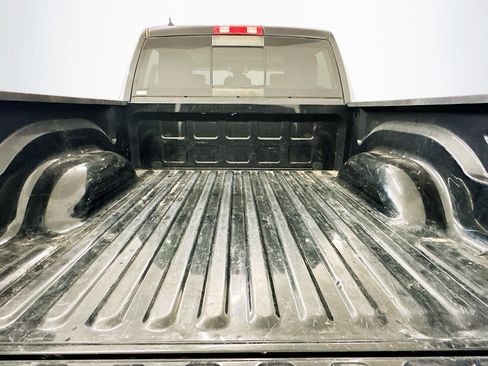 Used 2015 RAM 1500 Laramie w/ Convenience Group image 31