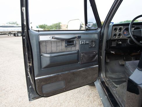 Used 1986 Chevrolet C/K Truck 2500 image 27