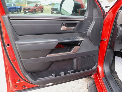 Used 2025 Toyota Tundra Limited image 40