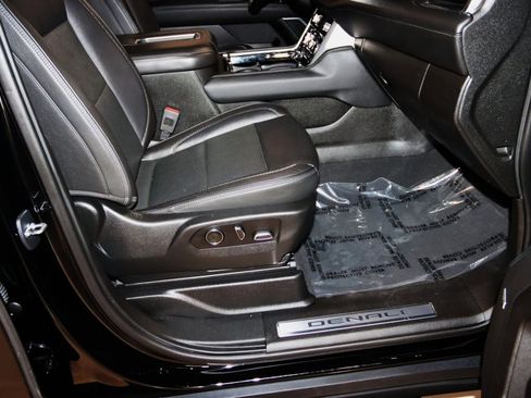 Used 2021 GMC Yukon Denali w/ Denali Premium Package image 66