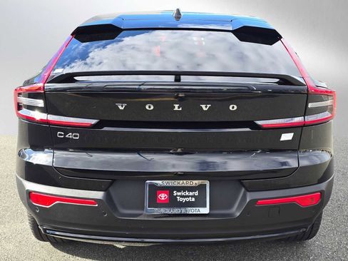 Used 2023 Volvo C40 P8 Recharge Ultimate image 5