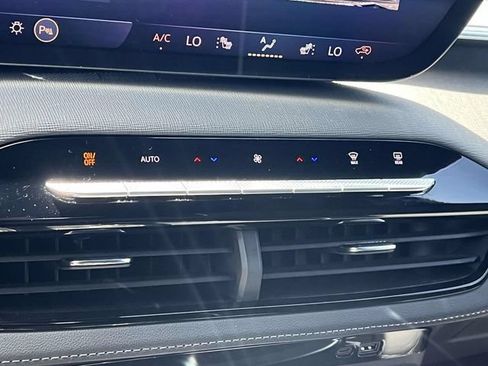 Used 2026 Buick Enclave Sport Touring w/ Power Package AWD/4WD image 28
