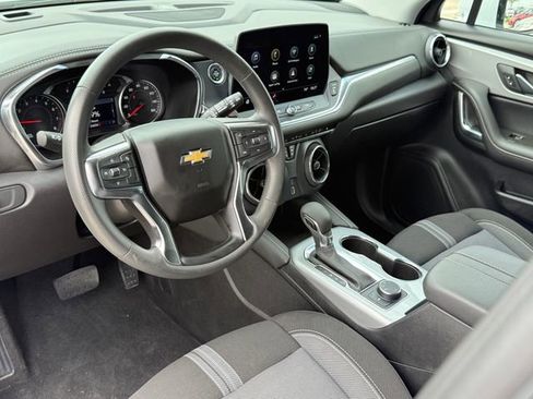 Used 2025 Chevrolet Blazer LT AWD/4WD image 10