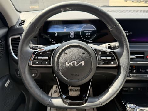 Used 2024 Kia Seltos SX image 16