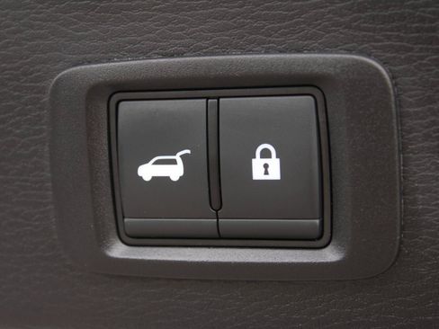 Used 2024 Mitsubishi Outlander SE Black Edition AWD/4WD image 9