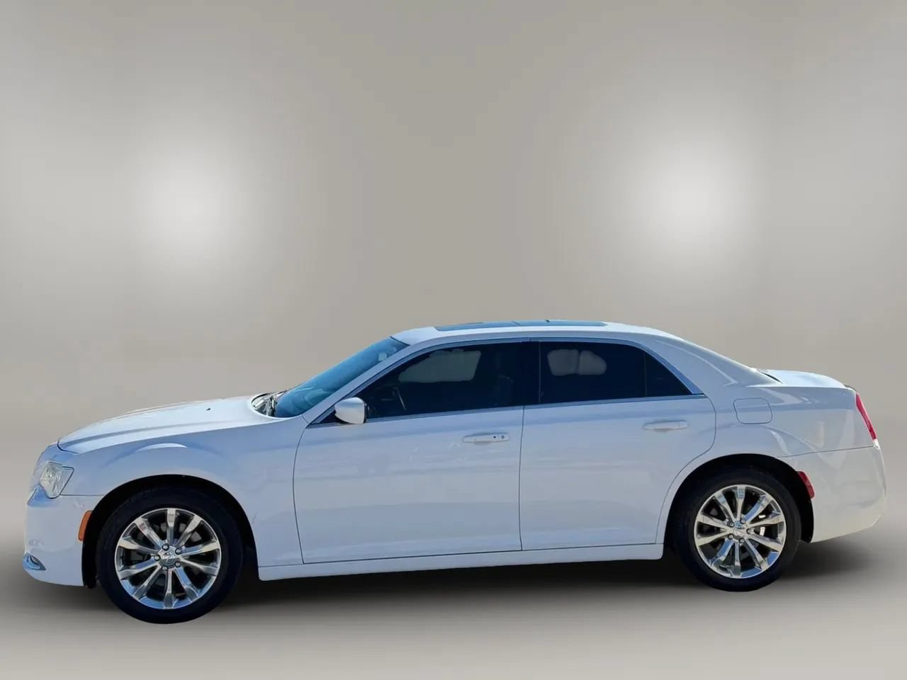 Used 2016 Chrysler 300 Limited AWD/4WD image 5