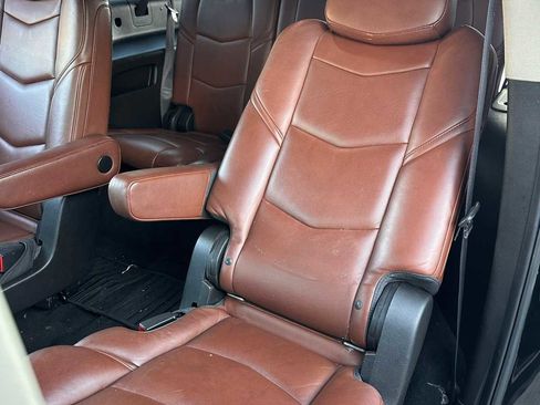 Used 2016 Cadillac Escalade ESV Premium image 14