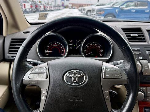 Used 2010 Toyota Highlander Limited image 17